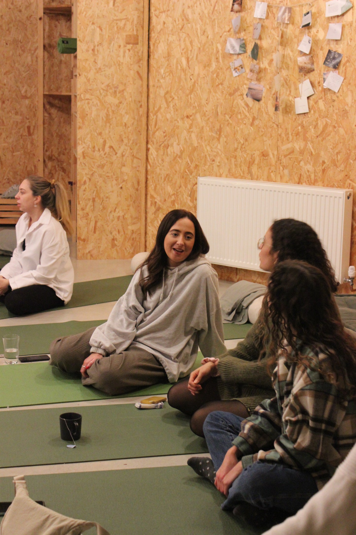 London Lonely Girls Club Vision Board Afternoon - 3.45pm