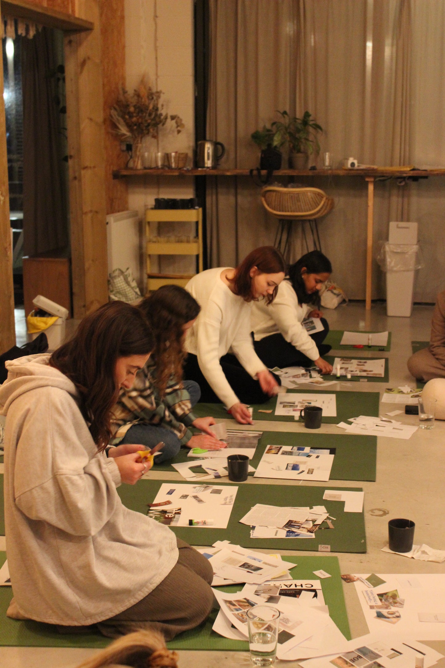 London Lonely Girls Club Vision Board Afternoon - 3.45pm