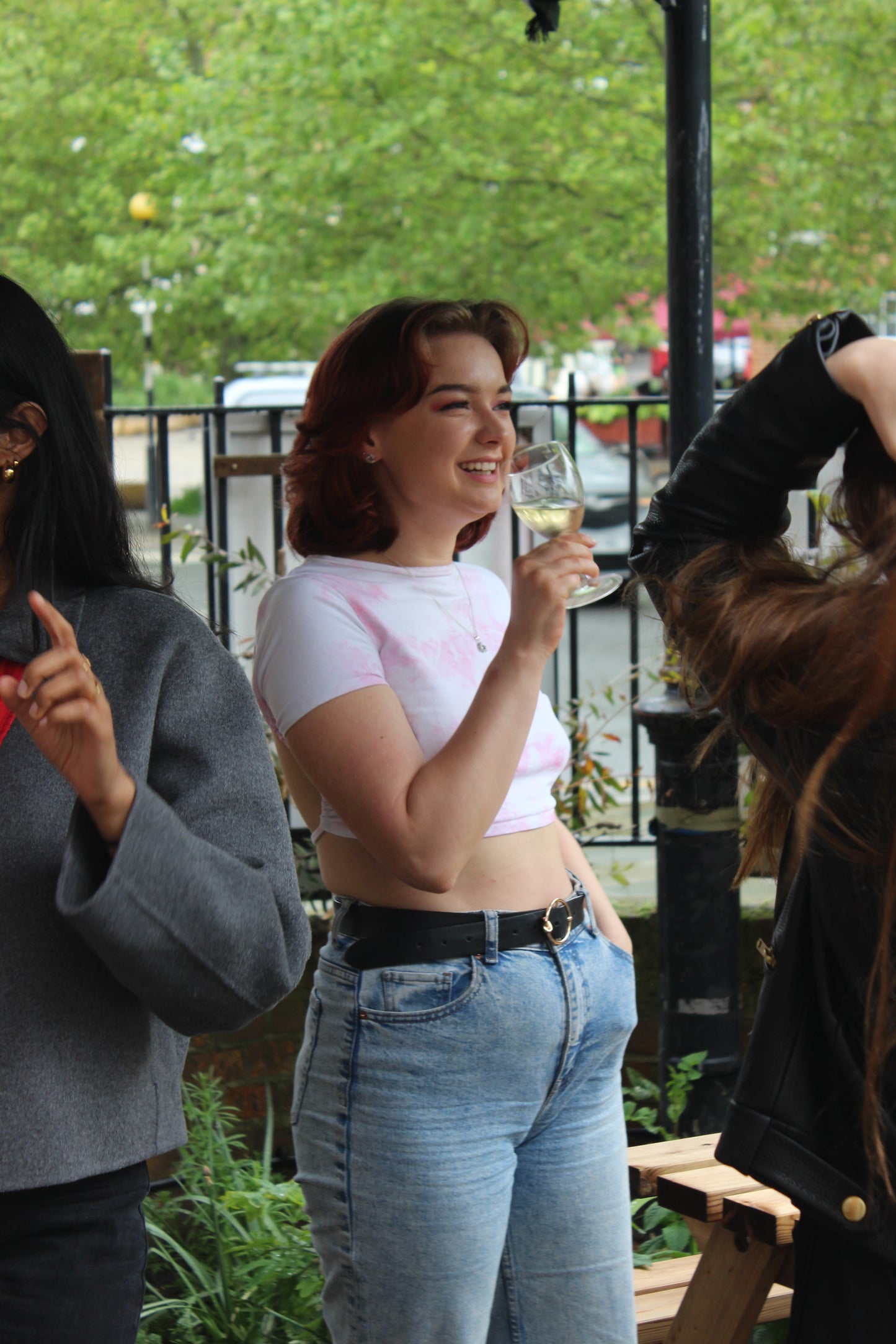London Lonely Girls Club Friday Wine Night
