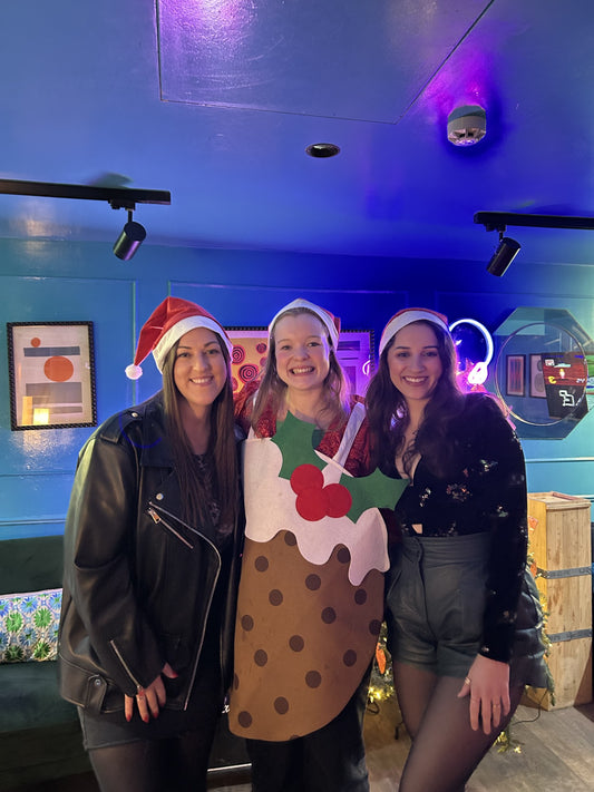 London Lonely Girls Club Christmas Party & Karaoke